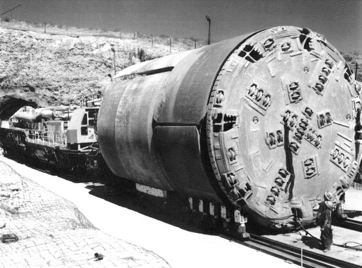Alat Berat Tunnel Boring Machine