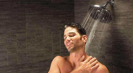 Mandi dengan Air Hangat