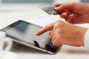 Bertransaksi dengan E-Banking Bertransaksi dengan E-Banking