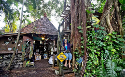 Rumah Mewah Ala Nenek Bergaya Hippies