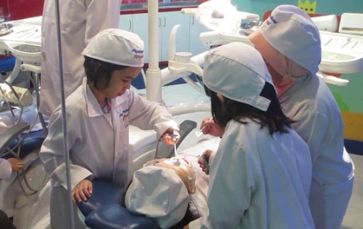 belajar jadi dokter gigi